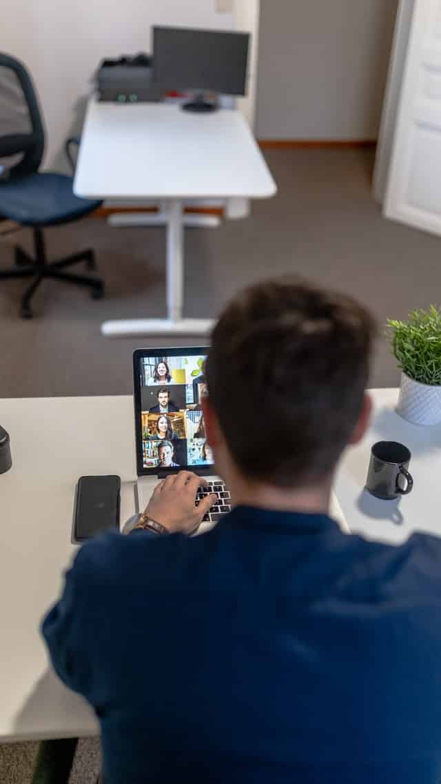 Microsoft Dynamics 365 3PL - M365 productivity suite for customer and employee communications